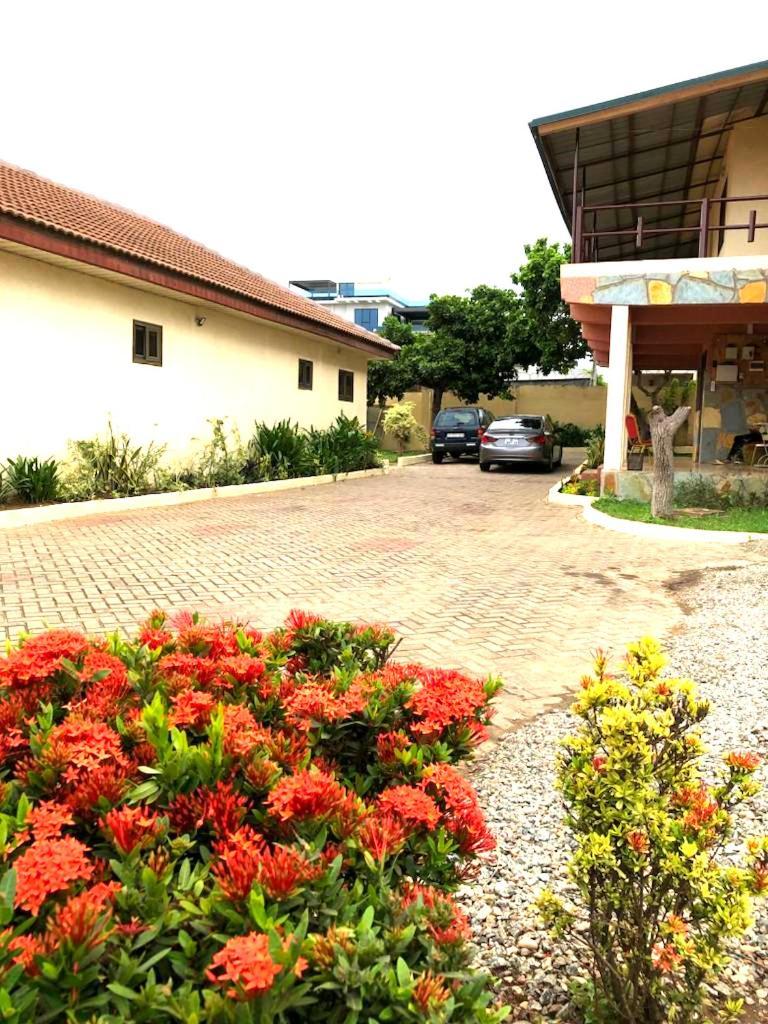 Danso Plaza Hotel Accra Exterior photo