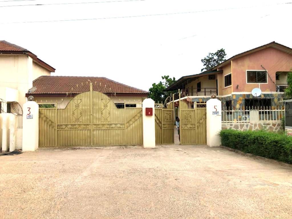 Danso Plaza Hotel Accra Exterior photo